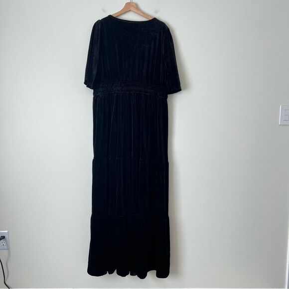 Baltic Born Artemis Tiered Velvet Maxi Dress in Black Plus Size 3X - Picture 8 of 9